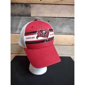 Reebok Tampa Bay Buccaneers Men's L/XL Fitted Truckers Hat Cap NFL Distressed